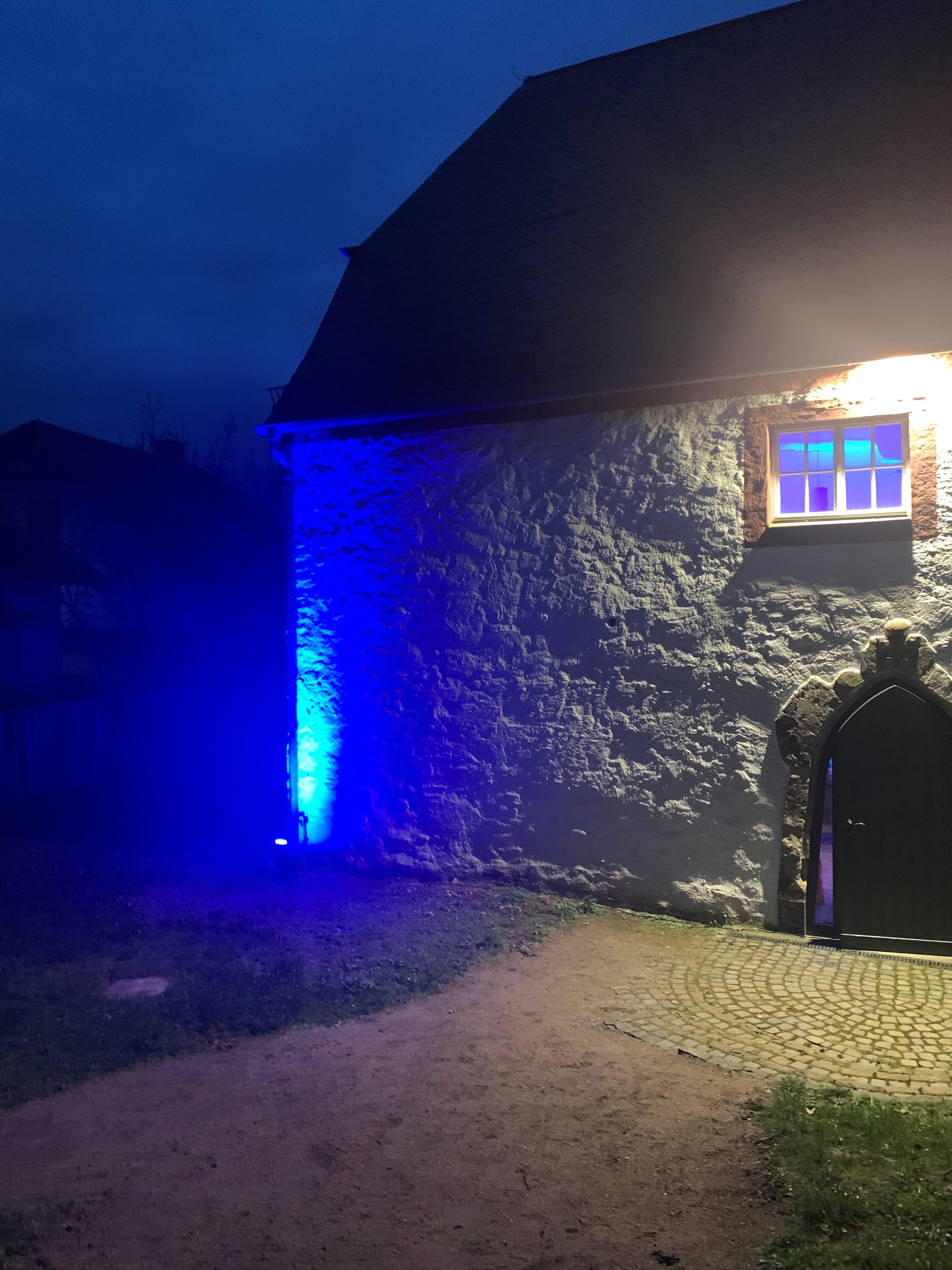 Atelierkirche: Saisonstart ins Blaue & Kurse buchen